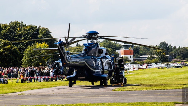 <p>Die zu besichtigende „SuperPuma“ der Bundespolizei diente zugleich auch als Absetzmaschine für die Fallschirmspringer der GSG 9.</p>